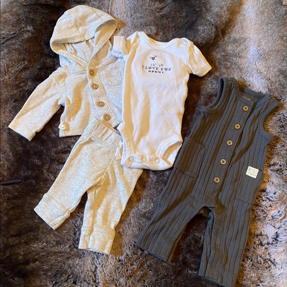 SOLD! Carters Preemie Baby Unisex Bundle Outfits. Jumpsuit and 3 piece set.